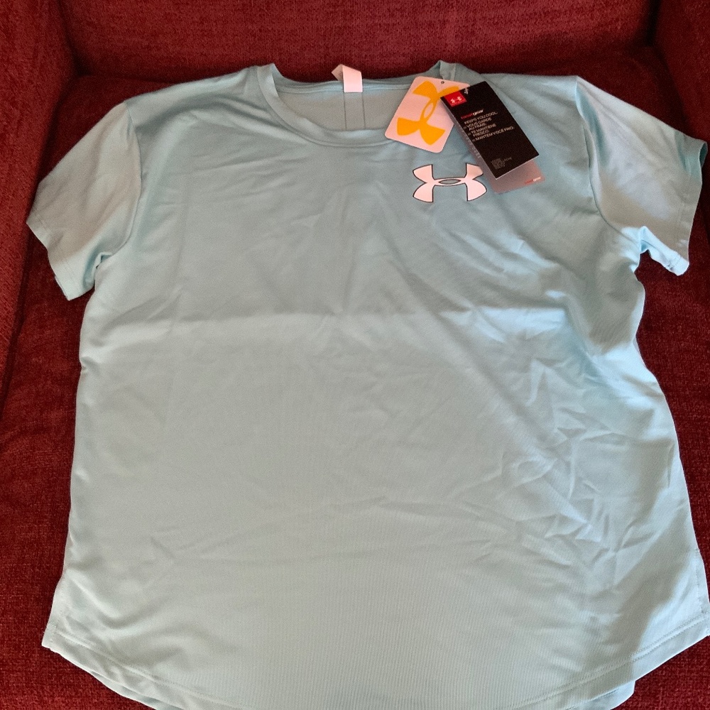 Under Armour Heat Gear Girls Top - Youth Medium - New w/Tags